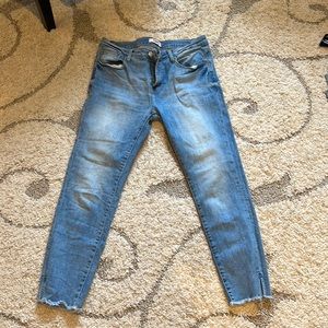 Size 8 cropped jeans with slit at the ankles
